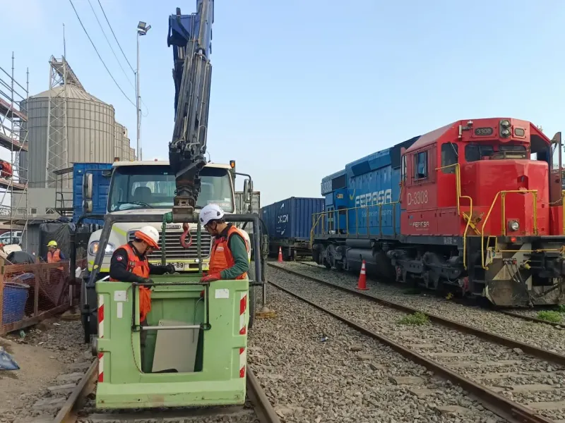 Grupo generador TodoGeneración operando junto a locomotoras